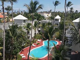 SOL CARIBE SUITES DELUXE Beach Club and Pool