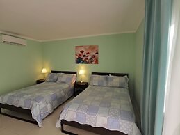SOL CARIBE SUITES DELUXE Beach Club and Pool