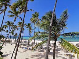SOL CARIBE SUITES DELUXE Beach Club and Pool