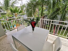 SOL CARIBE SUITES DELUXE Beach Club and Pool