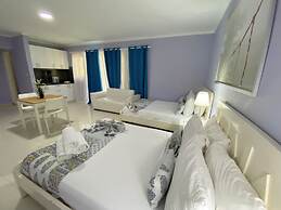 SOL CARIBE SUITES DELUXE Beach Club and Pool