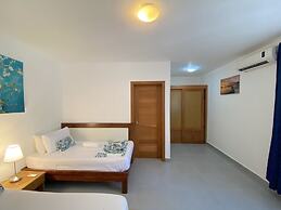 SOL CARIBE SUITES DELUXE Beach Club and Pool