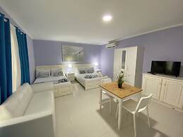 SOL CARIBE SUITES DELUXE Beach Club and Pool