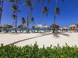 SOL CARIBE SUITES DELUXE Beach Club and Pool
