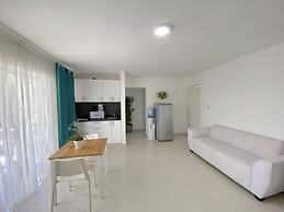 SOL CARIBE SUITES DELUXE Beach Club and Pool