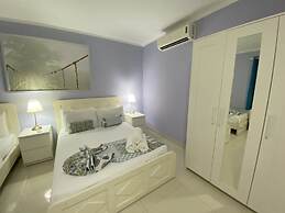 SOL CARIBE SUITES DELUXE Beach Club and Pool