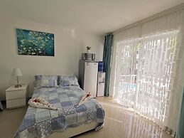 SOL CARIBE SUITES DELUXE Beach Club and Pool