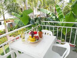 SOL CARIBE SUITES DELUXE Beach Club and Pool