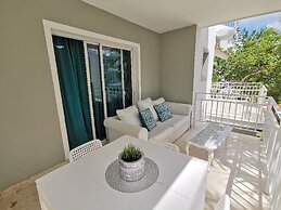 SOL CARIBE SUITES DELUXE Beach Club and Pool