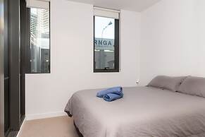 Modern Apartment in Darling Harbour