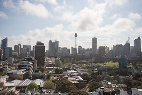 Modern 2 Bedroom Potts Point Apartment