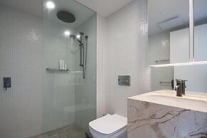 Modern 2 Bedroom Potts Point Apartment
