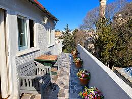 Emirhan Guest House & Suites