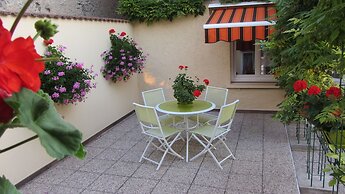Chambre D'Hotes Les Glycines