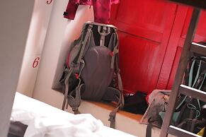 Traveler Hostel