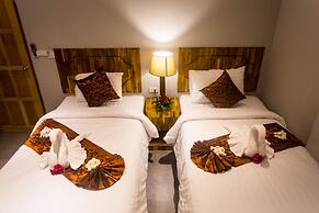 At Hostel Phangan