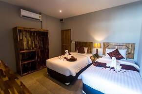 At Hostel Phangan