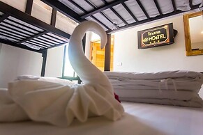 At Hostel Phangan