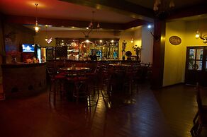 Central Palms Hotel