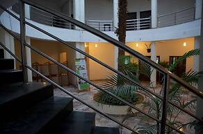 Central Palms Hotel