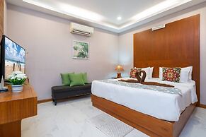 Bright Luxury Villa W Garden Pool & Sauna