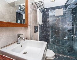 The Bostanci Hotel