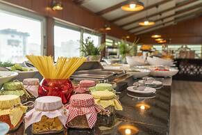 The Bostanci Hotel