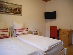 Ammergau Lodge