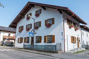 Ammergau Lodge