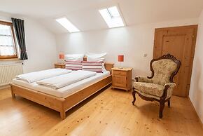 Ammergau Lodge