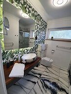 Korda Apartments