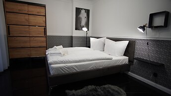 Korda Apartments