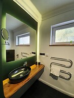 Korda Apartments
