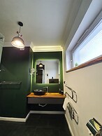 Korda Apartments