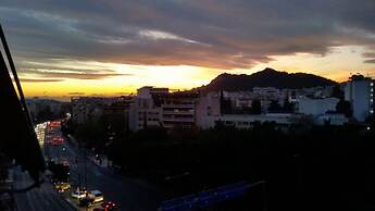 Luxurious 4 Bdrm 3Bath Apt 1- Athens