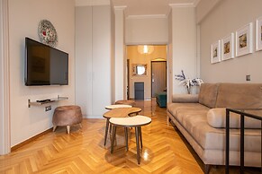 Luxurious 4 Bdrm 3Bath Apt 1- Athens