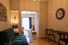Luxurious 4 Bdrm 3Bath Apt 1- Athens