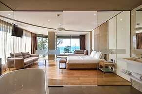 Yacht Hotel