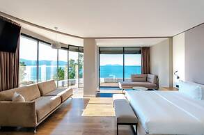 Yacht Hotel