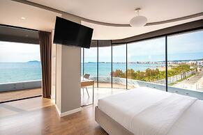 Yacht Hotel