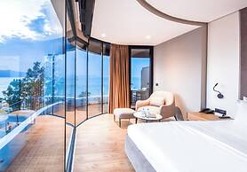 Yacht Hotel