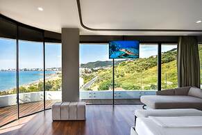 Yacht Hotel