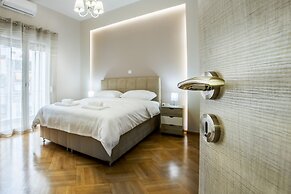 Spacious 3-Bedroom Apartment Near the Train