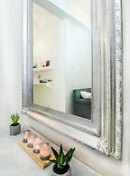 Charming 2 bdr apt next to Piraeus port