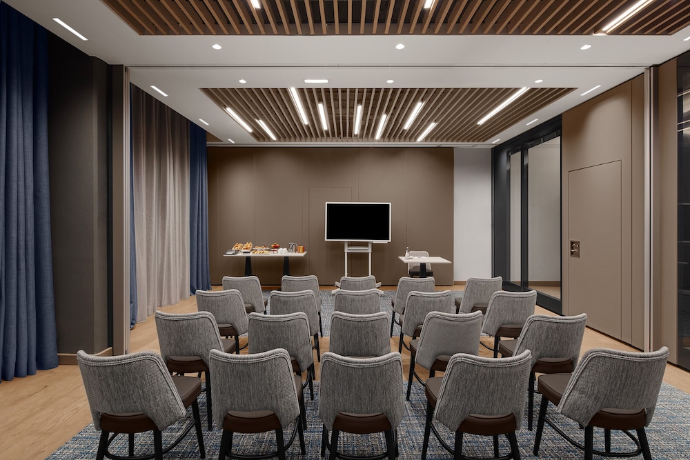 Courtyard by Marriott Paris Porte de Versailles