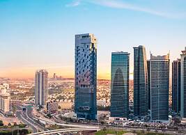 Taj Jumeirah Lakes Towers