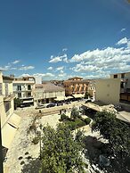 Castellano Hotel & Suites
