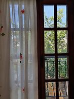 Monza House Otel