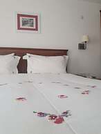 Monza House Otel