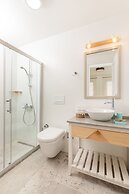 Monza House Otel